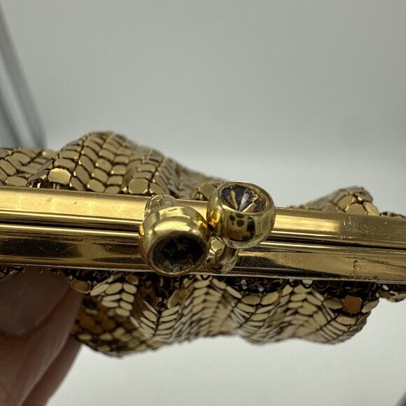 Vintage Women’s Gold Tone Mesh Coin Purse Kiss Lock Satin Lined USA Duramesh 80s - Picture 6 of 6